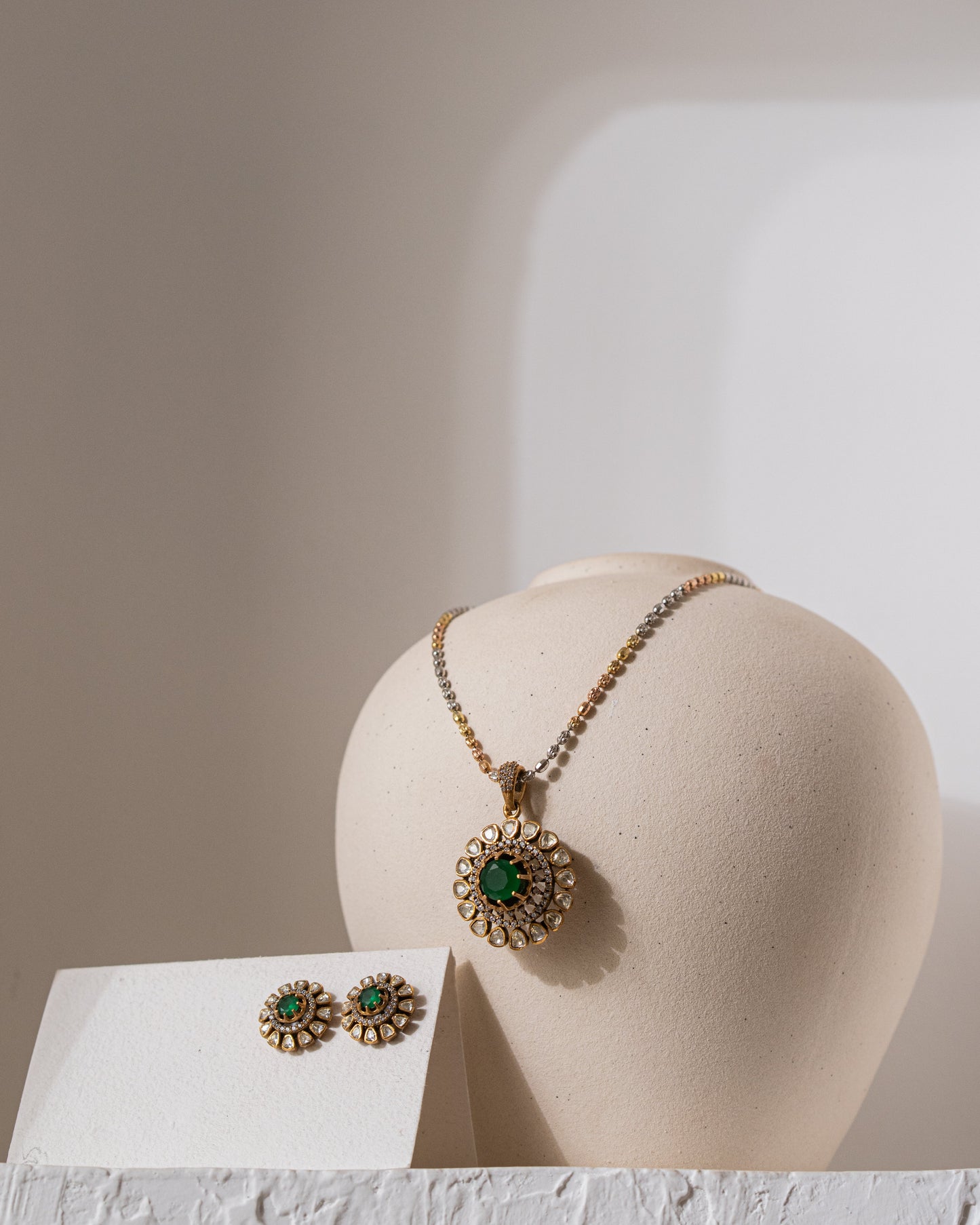 Gold Polish 92.5 Silver Polki Pendant Set with Chain